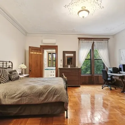 Image 6 - 144 West 119th Street, New York, NY 10026, USA - House for sale