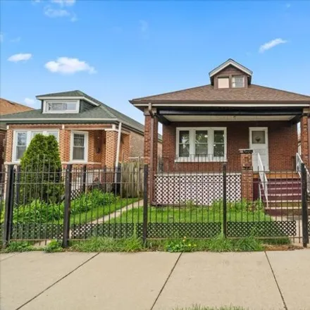 Buy this 3 bed house on 3453 West 54th Street in Chicago, IL 60632