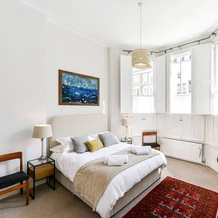 Rent this 3 bed apartment on London in W14 0NP, United Kingdom