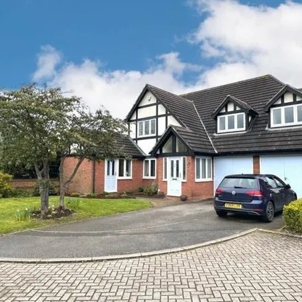 Buy this 5 bed house on Derwent Close in West Bridgford, NG2 6NX