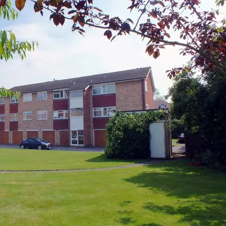 Rent this 2 bed apartment on Portsmouth Road in Esher, KT10 9PJ