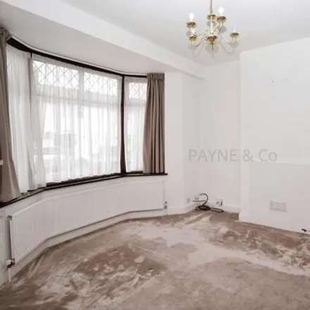 Image 9 - Smade Lounge, 284-294 Ley Street, London, IG1 4BS, United Kingdom - Townhouse for sale