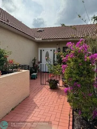 Image 2 - 2097 Maplewood Drive, Coral Springs, FL 33071, USA - House for sale