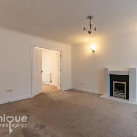 Image 2 - Goldstone Drive, Thornton, FY5 3QF, United Kingdom - Townhouse for sale
