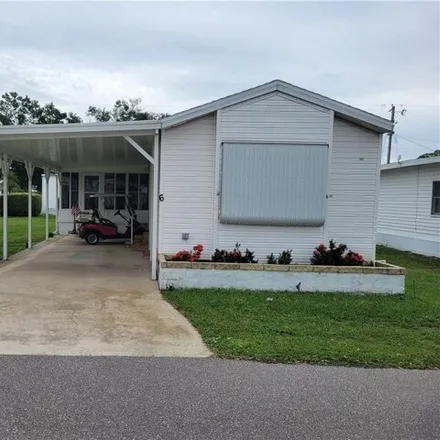 Buy this studio apartment on 20 Fishermans Cove in Highlands County, FL 33852