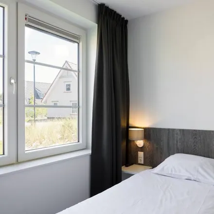 Rent this 3 bed house on Nieuwvliet in Sint Jansdijk, 4504 PB Nieuwvliet