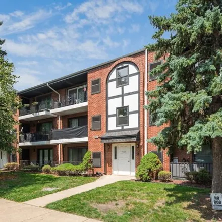 Buy this 2 bed condo on 7080 98th Street in Chicago Ridge, IL 60415