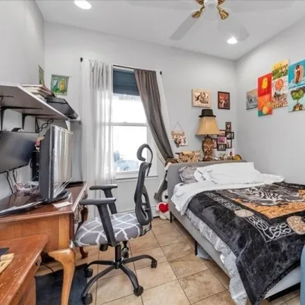 Image 7 - 7-27 125th Street, New York, NY 11356, USA - House for sale