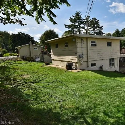 Image 3 - 8136 Walnut Street Southwest, Sunset Valley, Monroe Township, OH 44675, USA - House for sale