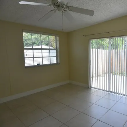 Image 8 - 357 Lytle Street, West Palm Beach, FL 33405, USA - House for rent
