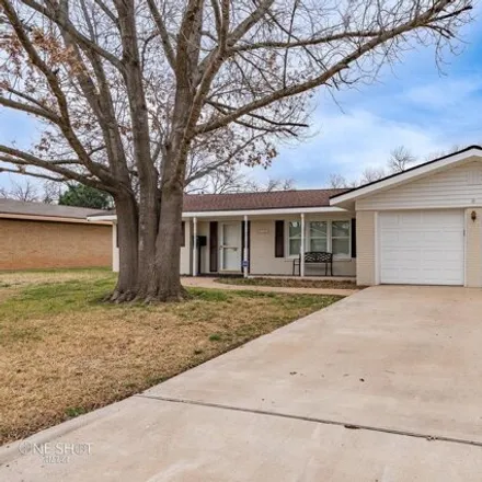 Buy this 3 bed house on New Beginnings Pentecostal Church in Ivanhoe Lane, Abilene