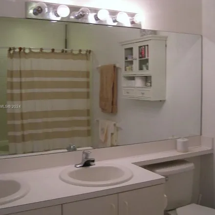 Image 2 - 207 Mallory Court, Weston, FL 33326, USA - Apartment for rent