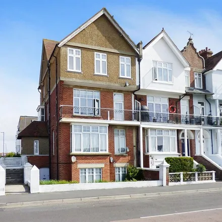 Rent this 3 bed apartment on South Terrace in Littlehampton, BN17 5NZ