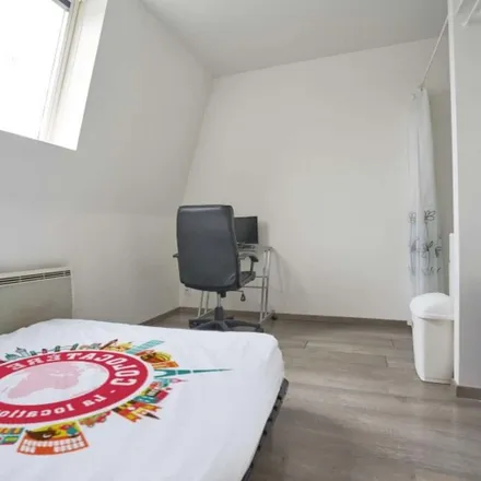 Rent this 1 bed apartment on Ateliers de la Teinturerie in 49 Rue de Croix, 59100 Roubaix