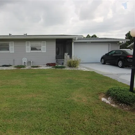 Rent this 2 bed house on 810 Oakmont Avenue in Sun City Center;Greater Sun Center, Hillsborough County