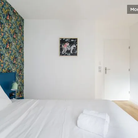Rent this 2 bed apartment on 25 bis Place de la Croix-Rousse in 69004 Lyon 4e Arrondissement, France
