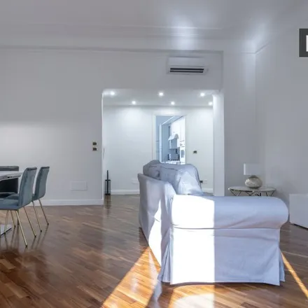 Rent this 2 bed apartment on Sushi Ran in Via degli Imbriani, 17