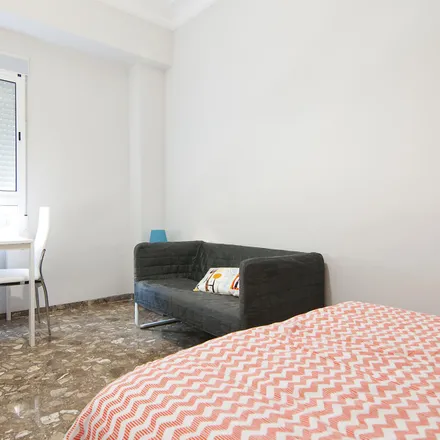 Rent this 5 bed room on Carrer dels Centelles in 52, 46006 Valencia
