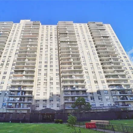 Image 1 - Brightwater Towers West, 601 West 5th Street, New York, NY 11224, USA - Condo for sale