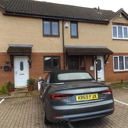 Rent this 2 bed house on Pettingrew Close in Fenny Stratford, MK7 7LL