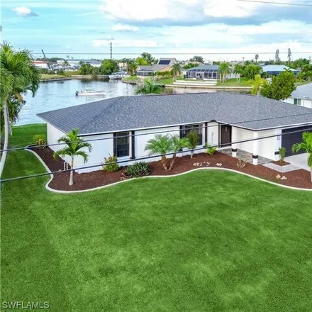 Image 2 - 1137 Southeast 13th Street, Cape Coral, FL 33990, USA - House for sale
