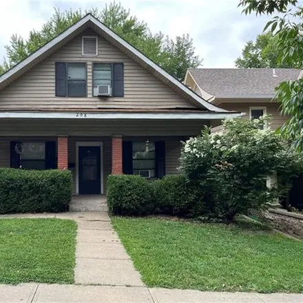 Buy this studio duplex on 208 South Willis Avenue in Independence, MO 64050