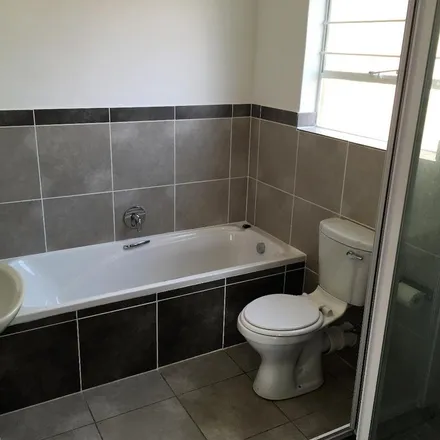 Image 5 - Leopard Road, Theresapark, Pretoria, 0155, South Africa - Apartment for rent