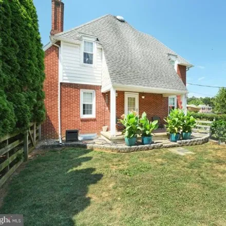 Image 3 - 3205 Eastern Blvd, York, Pennsylvania, 17402 - House for sale