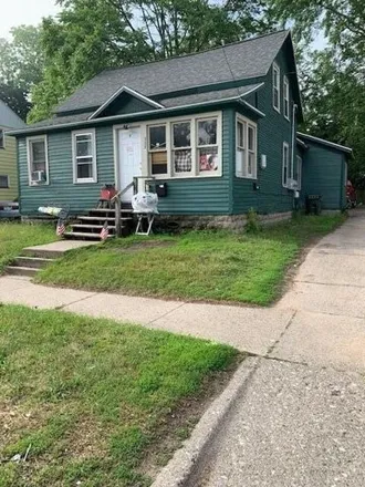 Buy this studio house on 925 West Southern Avenue in Muskegon, MI 49441