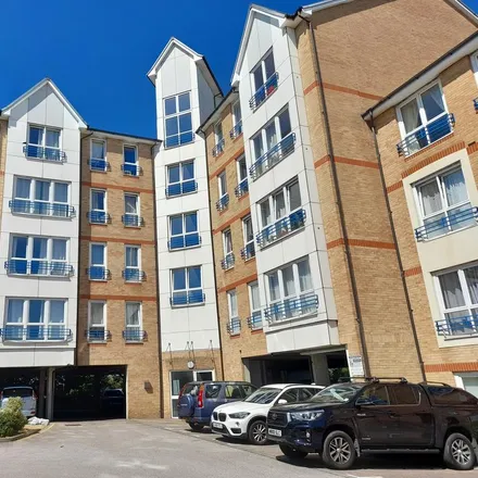 Rent this 2 bed apartment on Thames Way in Gravesend, DA11 0DH