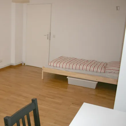 Rent this 3 bed room on Neue Hochstraße 19 in 13347 Berlin, Germany