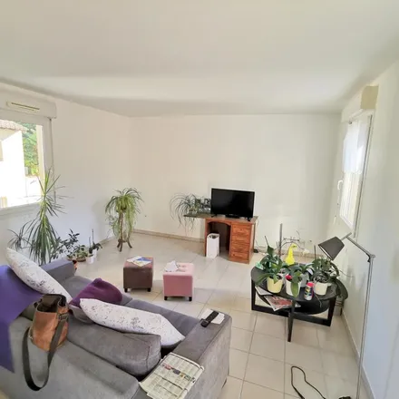 Rent this 3 bed apartment on 464 Chemin des Garrigues in 84000 Avignon, France