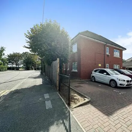 Image 9 - Corringham Road, Stanford-le-Hope, SS17 0AH, United Kingdom - Apartment for sale