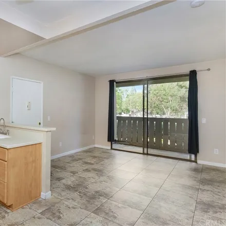 Image 2 - 14, 20702 El Toro Road, Lake Forest, CA 92630, USA - Condo for sale