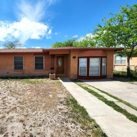 Rent this 4 bed house on 268 Highland Street in Del Rio, TX 78840