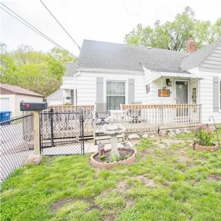 Image 2 - 4246 12th Street, Des Moines, IA 50313, USA - House for sale
