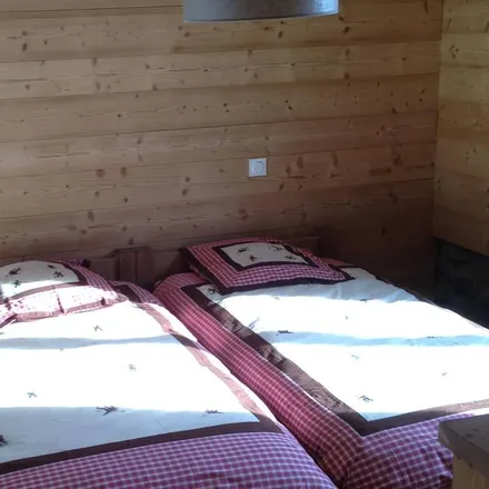 Rent this 2 bed apartment on 05350 Saint-Véran