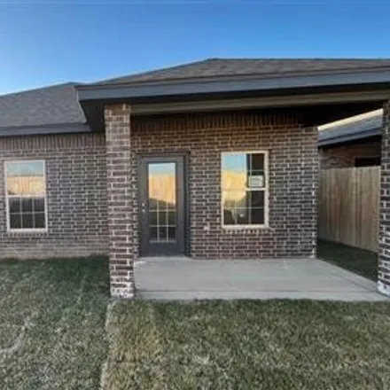 Image 2 - 6703 Star Ln, Amarillo, Texas, 79109 - House for sale