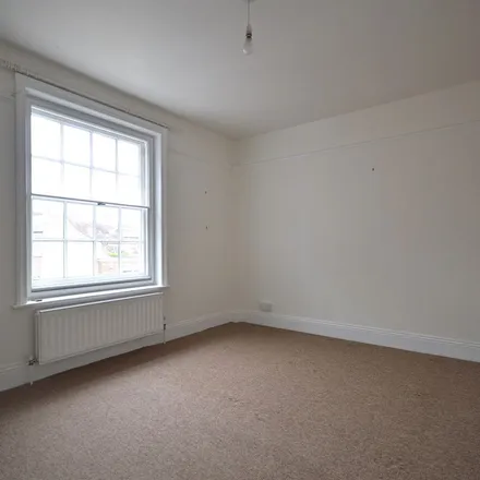 Image 7 - Priory Road, Chichester, PO19 1NY, United Kingdom - Apartment for rent