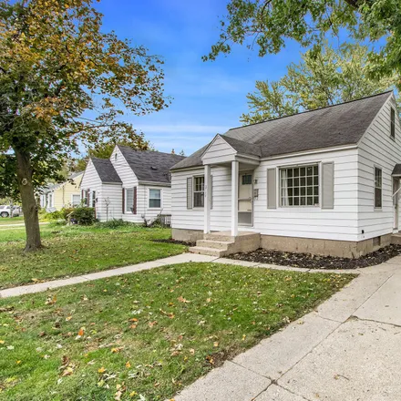 Buy this 3 bed house on 2138 Nelson Avenue Southeast in Grand Rapids, MI 49507