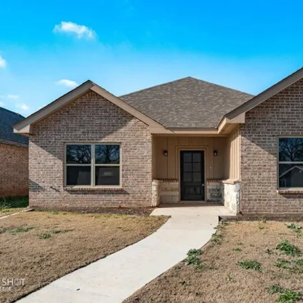 Buy this 3 bed house on 1411 Skinney Drive in Sweetwater, TX 79556