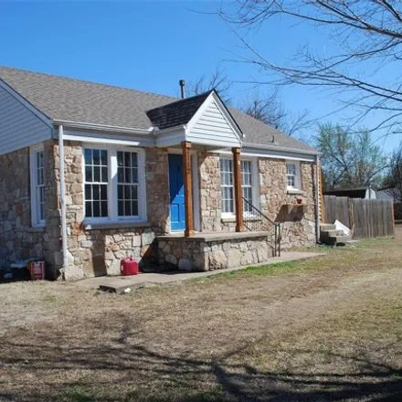 Buy this 2 bed house on 2178 North Avery Avenue in Nicoma Park, Oklahoma County