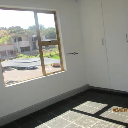 Image 7 - Vleiroos Street, Gillview, Johannesburg, 2001, South Africa - Townhouse for rent