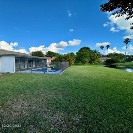 Image 8 - 10994 Lakeview Drive, Coral Springs, FL 33071, USA - House for sale