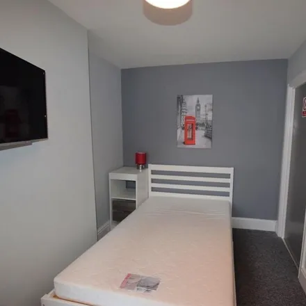 Rent this 1 bed room on Ray Legge Motors in Walbrook Road, Derby