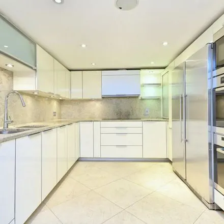 Rent this 5 bed townhouse on 31 Hamilton Terrace in London, NW8 9RG
