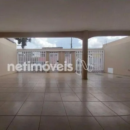 Rent this 4 bed house on QSA 18 in Taguatinga - Federal District, 72015-250