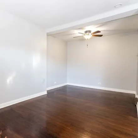 Image 3 - 6947 South Jeffery Boulevard, Chicago, IL 60617, USA - Apartment for rent