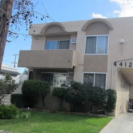 Buy this 12 bed house on 4412 Finley Avenue in Los Angeles, CA 90027