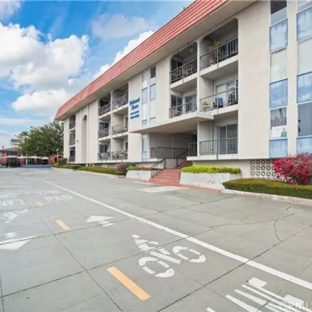 Buy this 2 bed condo on 3901 Allin Street in Long Beach, CA 90803